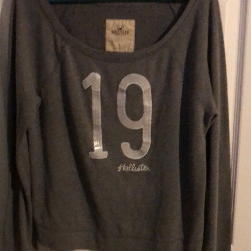 Hollister long sleeve top- size L- great condition